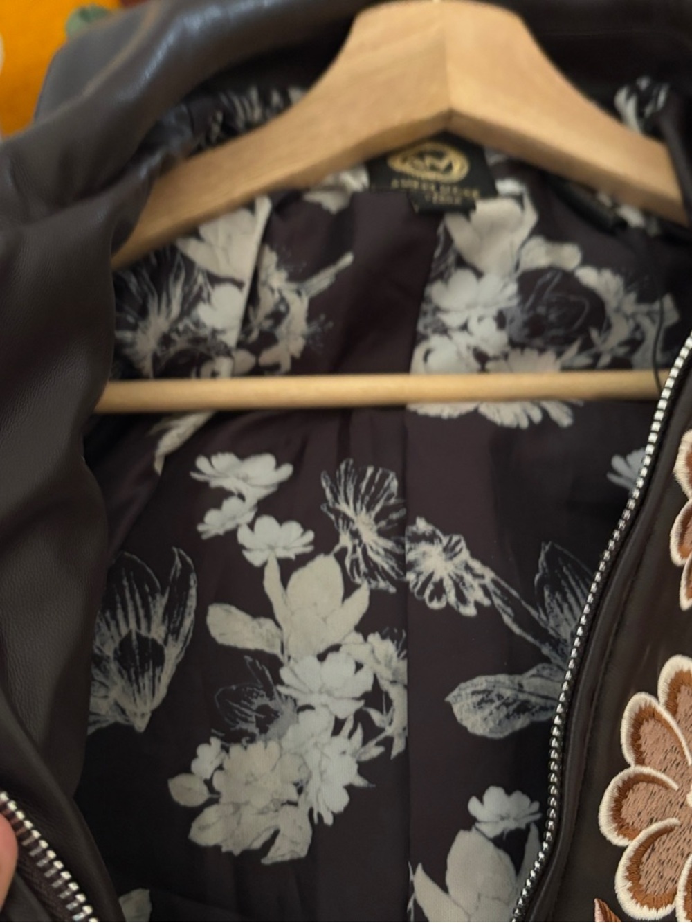Ameri Mode NWOT Vegan Leather Embroidered Fringe Jacket Size Medium - Picture 9 of 9